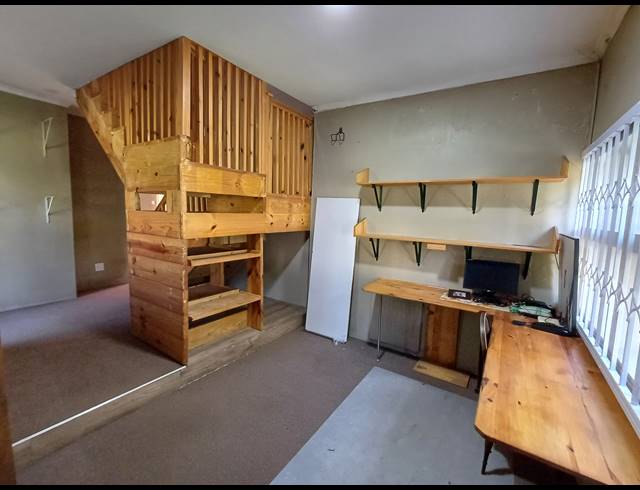5 BEDROOM HOUSE FOR SALE IN WORLDS VIEW